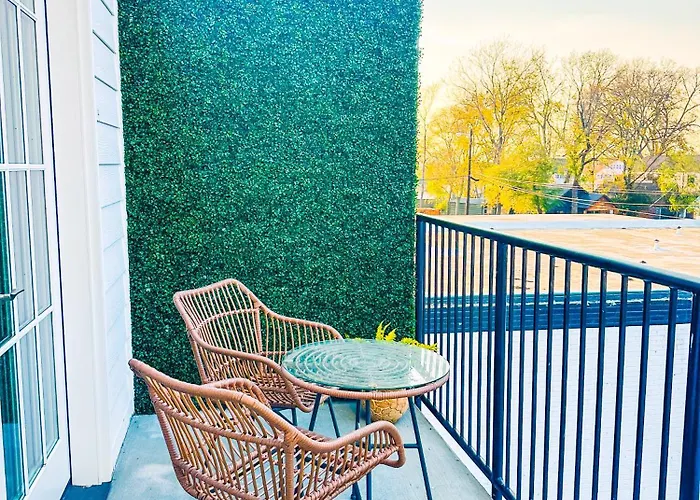 Dreaming With Dolly - Luxe Stay Near Broadway