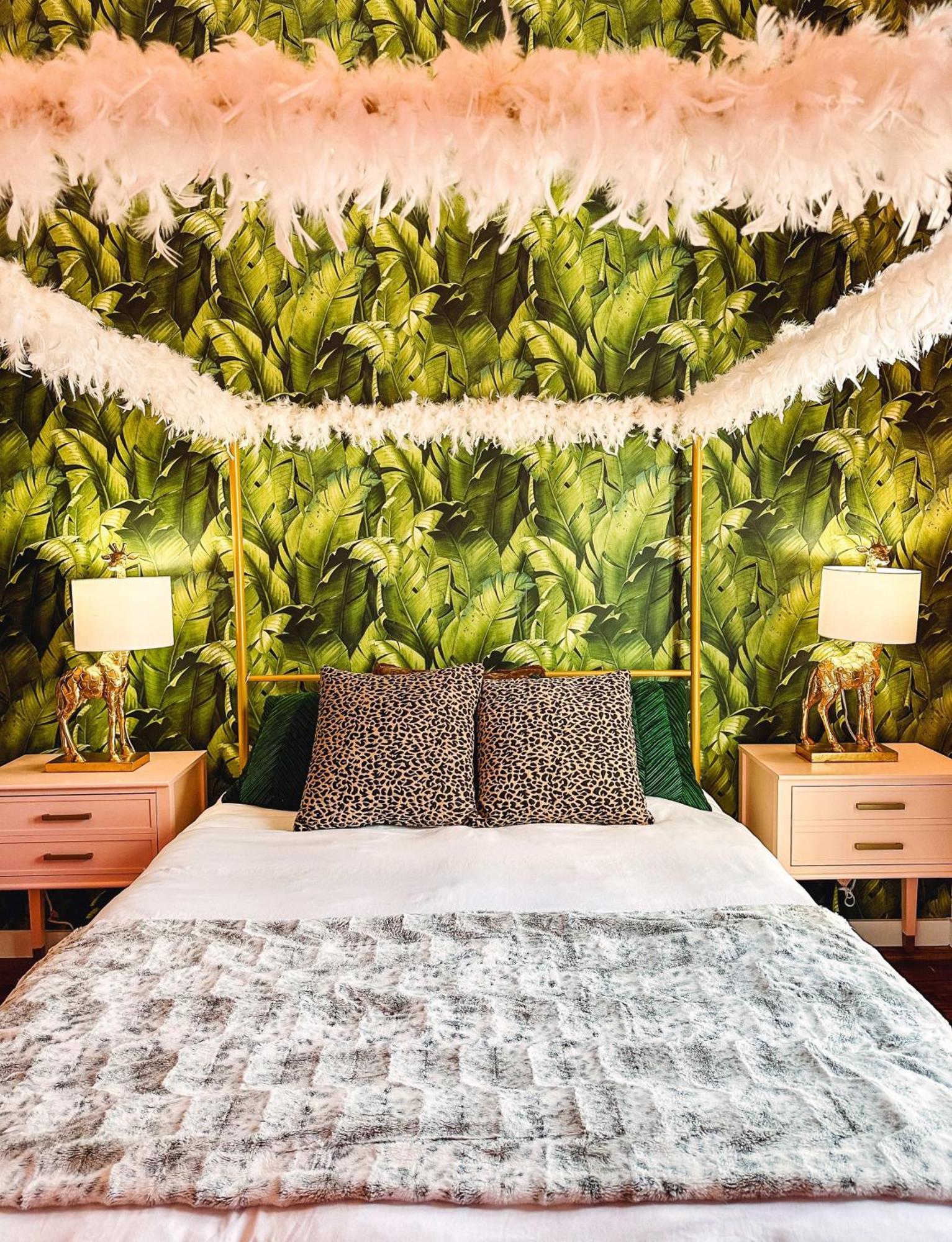 Dreaming With Dolly - Luxe Near Broadway Holiday home *